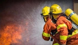 娱乐吃瓜酱消防员作业